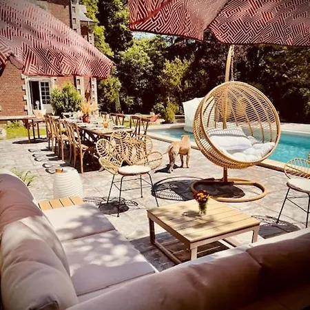 Domaine De La Croix De Saint Lambert Bed & Breakfast 3*