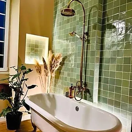 Domaine De La Croix De Saint Lambert Bed & Breakfast