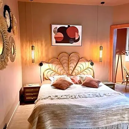 Domaine De La Croix De Saint Lambert Bed & Breakfast 3*